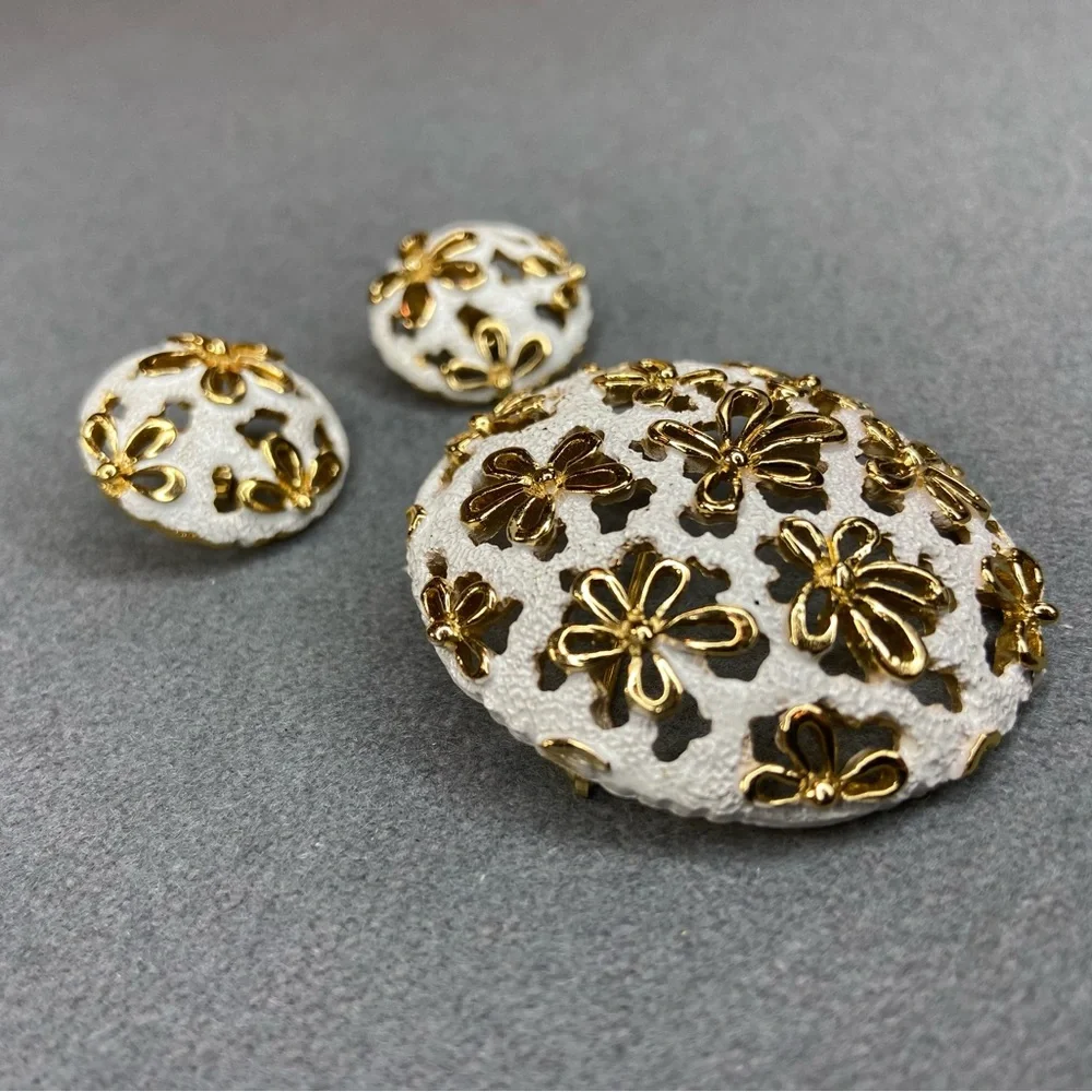 Trifari‎ Earrings and Brooch white and gold